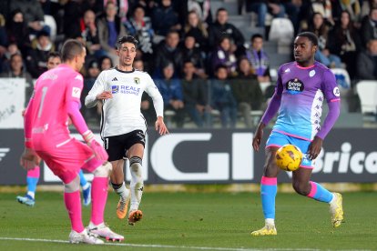 Imagen del partido entre el Burgos CF y el Valladolid.
