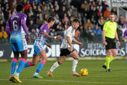 Imagen del partido entre el Burgos CF y el Valladolid.