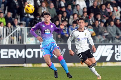 Imagen del partido entre el Burgos CF y el Valladolid.