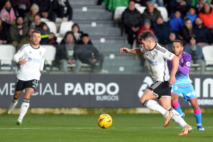 Imagen del partido entre el Burgos CF y el Valladolid.