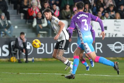 Imagen del partido entre el Burgos CF y el Valladolid.