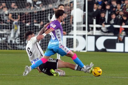 Imagen del partido entre el Burgos CF y el Valladolid.