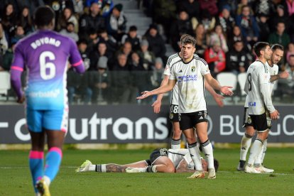 Imagen del partido entre el Burgos CF y el Valladolid.