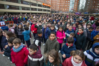El patio del Blanca de Castilla se convirtió en una fiesta Al ritmo de 'Madre tierra' de Chayanne.