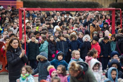 La actividad reunió a toda la comunidad educativa del Blanca de Castilla en el patio.