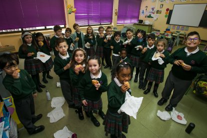 Bocadillo de embutido, queso o los adaptados para celiacos.