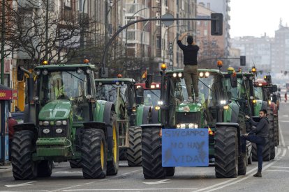 Tractorada multitudinaria en Burgos.