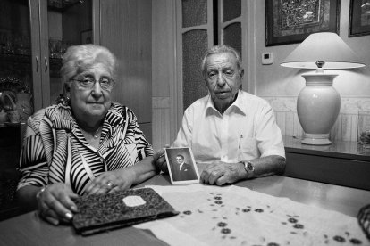 Elisa Benaiges y Jaume Roigé Benaiges, sobrinos del maestro.