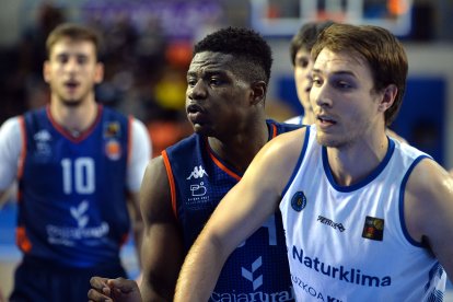 Imagen del partido entre el Tizona y el Guuk Gipuzkoa.