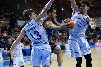 Imagen del partido entre el Tizona y el Guuk Gipuzkoa.