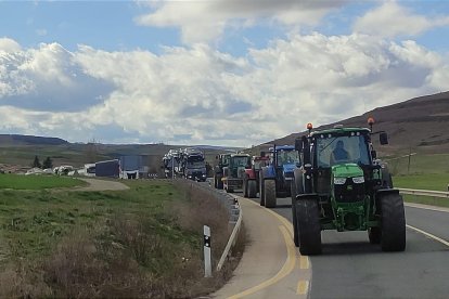 Tractorada en la carretera N-120.
