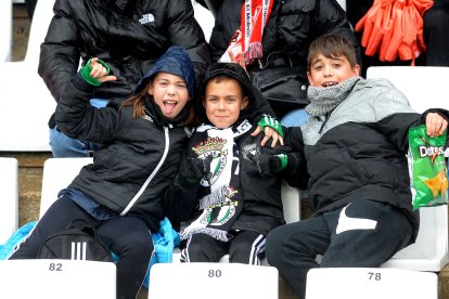 Imagen de aficionados en el partido entre el Burgos CF y el Sporting.