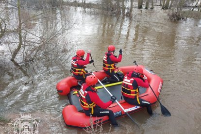 Bomberos de Burgos se han unido a las labores de búsqueda.