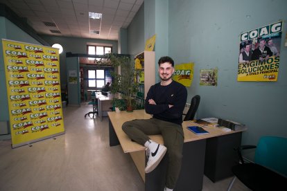 Diego Saldaña, en la sede de COAG en Burgos.