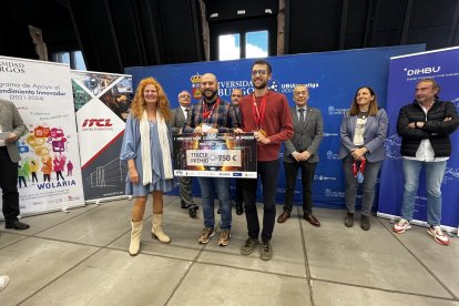 Equipo ganador del tercer premio.