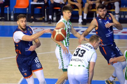 Imagen del partido entre el Tizona y el Betis.