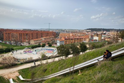 Vista general de la pista de skate de San Isidro, en el barrio de San Pedro y San Felices