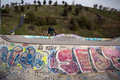 La pista de San Isidro está rodeada por un parque natural.