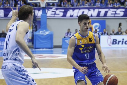 Imagen del partido entre el San Pablo Burgos y Gipuzkoa.
