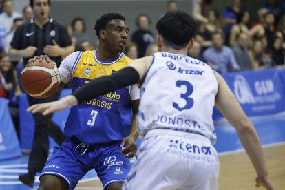 Imagen del partido entre el San Pablo Burgos y Gipuzkoa.
