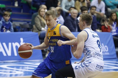 Imagen del partido entre el San Pablo Burgos y Gipuzkoa.