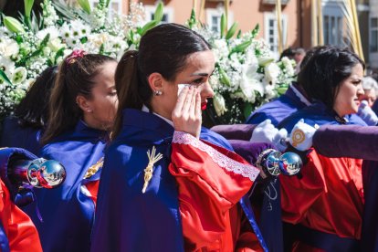 Un momento de la emocionante procesión del Domingo de Ramos en la capital burgalesa, en el que los niños son los protagonistas.