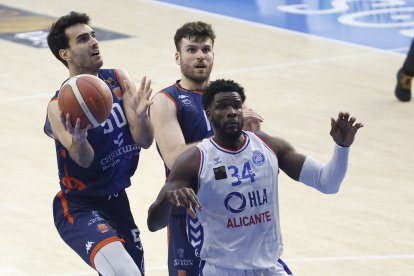 Imagen del partido entre el Tizona y Alicante.