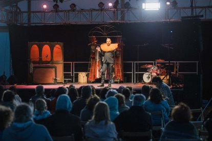 Una representación, Capitán Veneno.