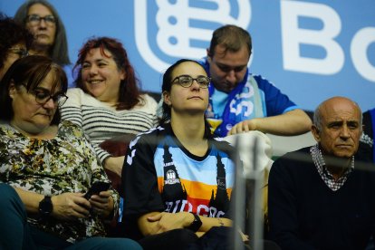 Imagen de aficionados durante el partido del San Pablo Burgos.