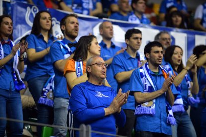 Imagen de aficionados durante el partido del San Pablo Burgos.