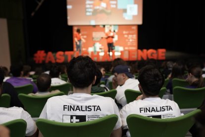 Eletronicraks (UBU) y Phoenix_SDJ (Huérmeces) logran los premios a Mejor Proyecto.