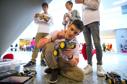 Los equipos y los robots se han sometido a 16 pruebas, nueve para la categoría de secundaria y siete para grado superior y universitario.