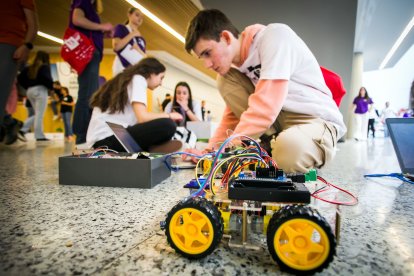 Los equipos y los robots se han sometido a 16 pruebas, nueve para la categoría de secundaria y siete para grado superior y universitario.