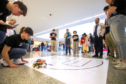 Los equipos y los robots se han sometido a 16 pruebas, nueve para la categoría de secundaria y siete para grado superior y universitario.