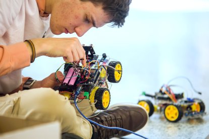 Los equipos y los robots se han sometido a 16 pruebas, nueve para la categoría de secundaria y siete para grado superior y universitario.