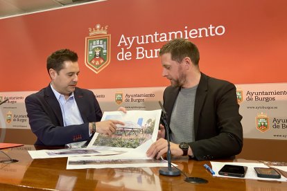 El grupo municipal socialista propone cubrir los parques infantiles con diferentes elementos.