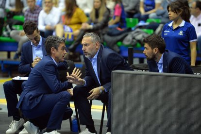 Gran ambiente en el partido entre el San Pablo y Oviedo.