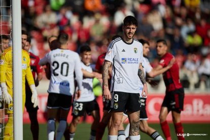 Imagen del partido entre el CD Mirandés y el Burgos CF.