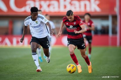 Imagen del partido entre el CD Mirandés y el Burgos CF.