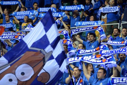 Imagen del público durante el partido entre el San Pablo Burgos y el Fuenlabrada.