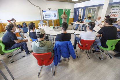 Alumnos del curso de especialización en Ciberseguridad del CIFP Juan de Colonia