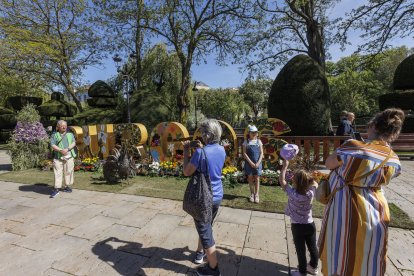 El gallo de Ignacio del Río decora la palabra Burgos. Uno de los lugares mas fotografiados