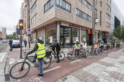 Un momento del itinerario urbano realizado este jueves por los escolares del Colegio Venerables, de Burgos.