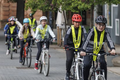 Un momento del itinerario urbano realizado este jueves por los escolares del Colegio Venerables, de Burgos.