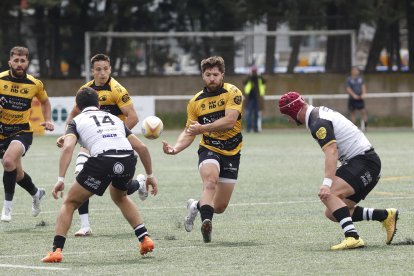 Imagen del partido entre el Recoletas Burgos Caja Rural y El Salvador.