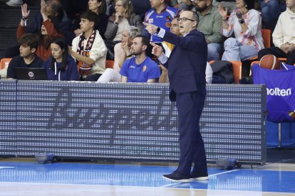 Imagen del partido entre el Grupo Ureta Tizona Burgos y Guuk Gipuzkoa.