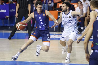Imagen del partido entre el Grupo Ureta Tizona Burgos y Guuk Gipuzkoa.