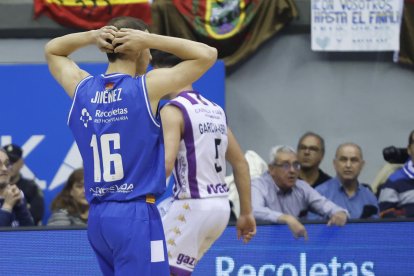 Imagen del partido entre el San Pablo Burgos y el UEMC Valladolid.