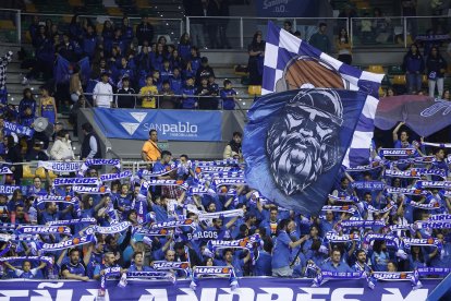 Imagen del partido entre el San Pablo Burgos y el UEMC Valladolid.