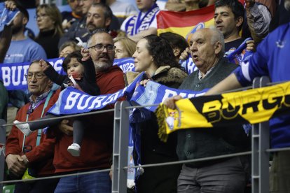 Imagen del partido entre el San Pablo Burgos y el UEMC Valladolid.